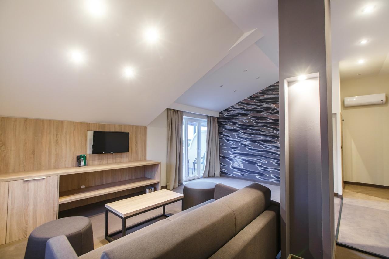 Luxury Suites Bellevue Lopar Buitenkant foto